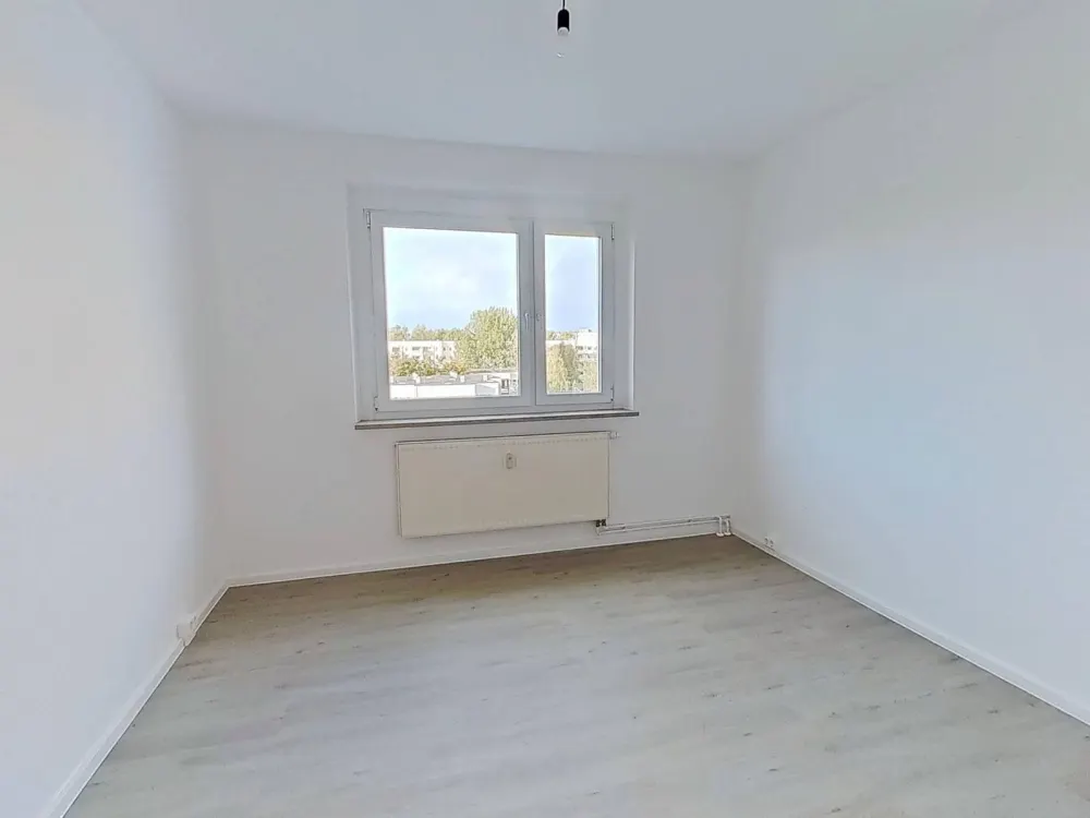 Modern 3-Room Apartment with Balcony Overlooking the Roofs of Rostock