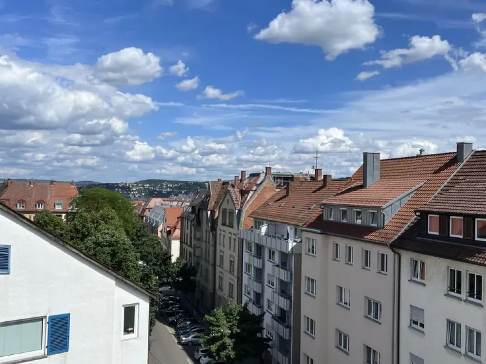 Am Vogelsang: Ruhige 3-Zimmer-Dachgeschoss-Wohnung über den Dächern von Stuttgart-West