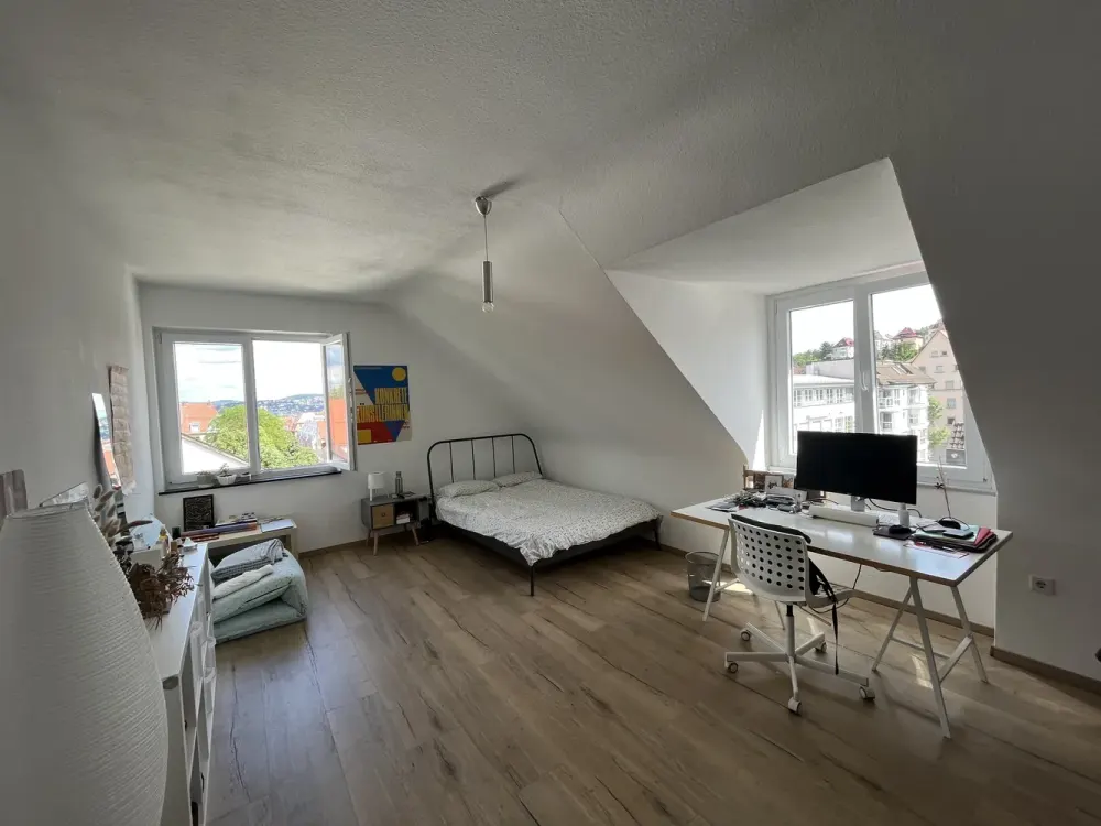 Am Vogelsang: Ruhige 3-Zimmer-Dachgeschoss-Wohnung über den Dächern von Stuttgart-West