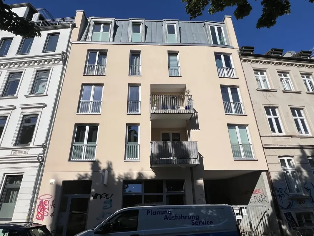 Moderne Mietwohnung in Szenelage mit großer Terrasse