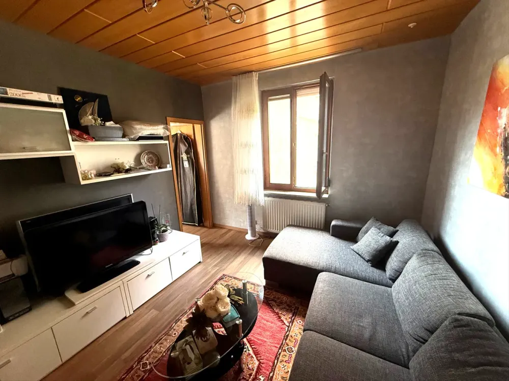 *** Gepflegte, teilmöblierte 2-Zi.Whg. mit EBK + Balkon + Gartenanteil ***