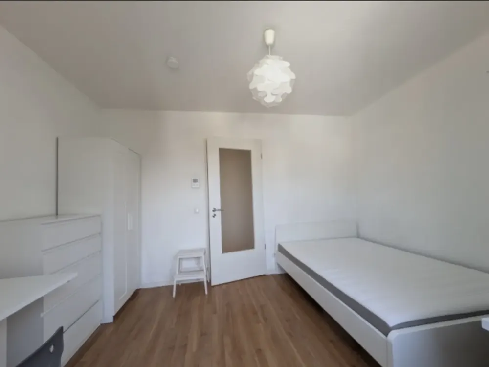Lichtdurchflutet & Zentral: Möbilierte Wohnung in Köln-Neustadt