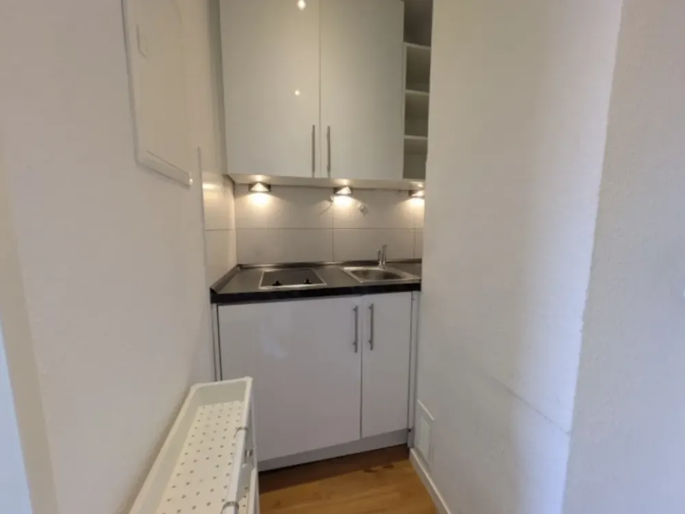 Lichtdurchflutet & Zentral: Möbilierte Wohnung in Köln-Neustadt
