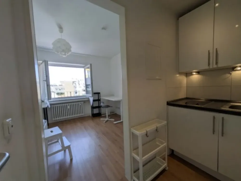 Lichtdurchflutet & Zentral: Möbilierte Wohnung in Köln-Neustadt
