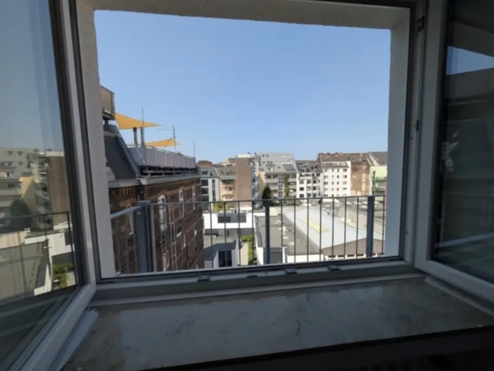 Lichtdurchflutet & Zentral: Möbilierte Wohnung in Köln-Neustadt