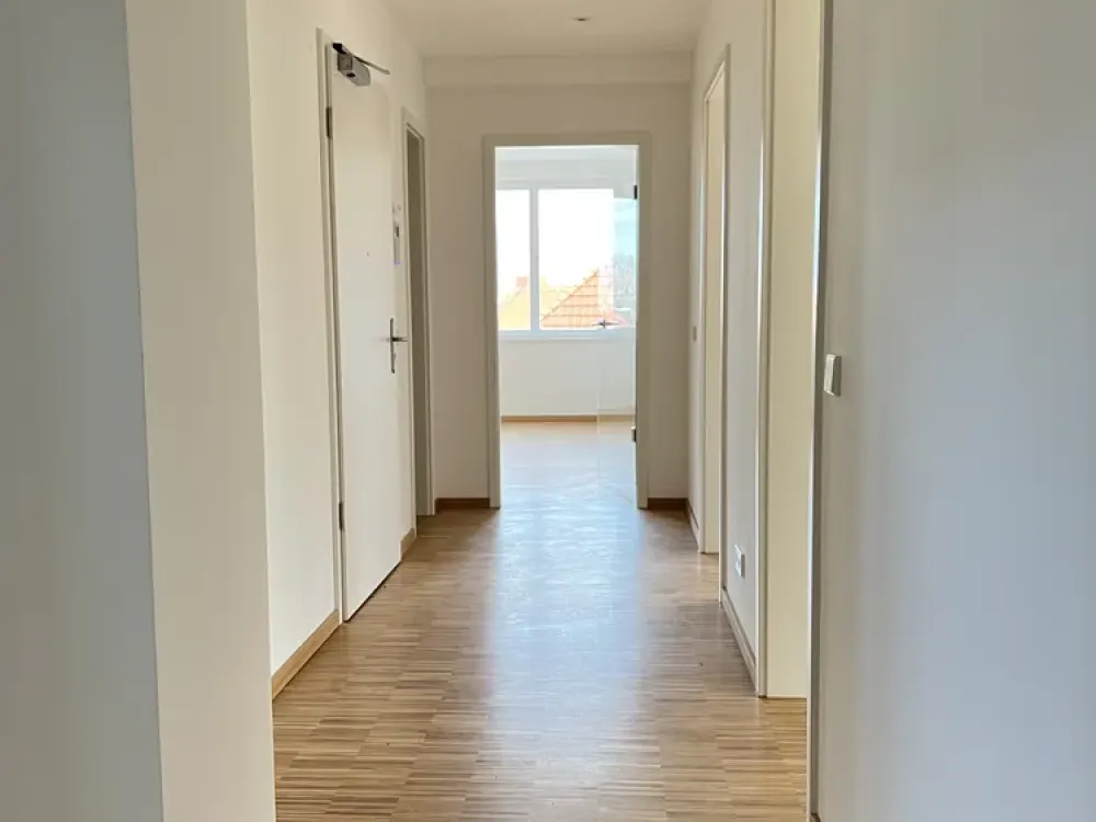 Schöne Aussichten und feine Ausstattung mit 3 Balkonen! Nähe Lukaskirche und TU-Dresden!