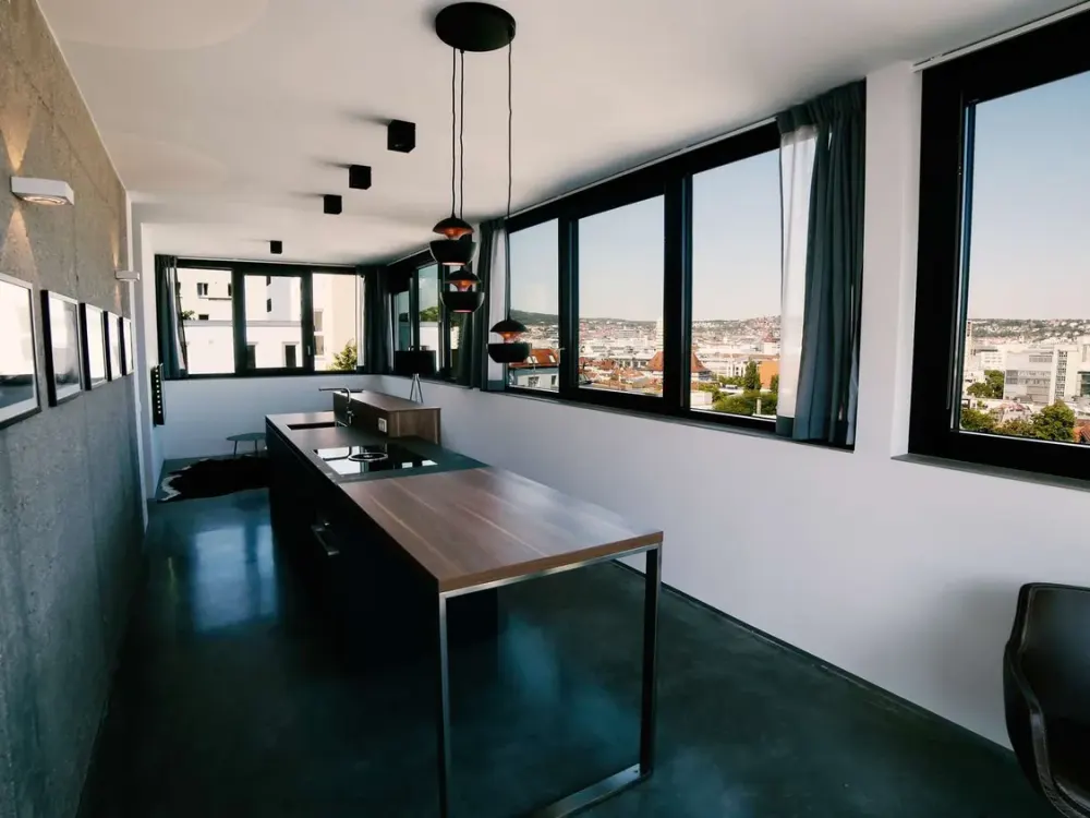 Für Unternehmen - Möbliertes Penthouse in der Alexanderstraße 58