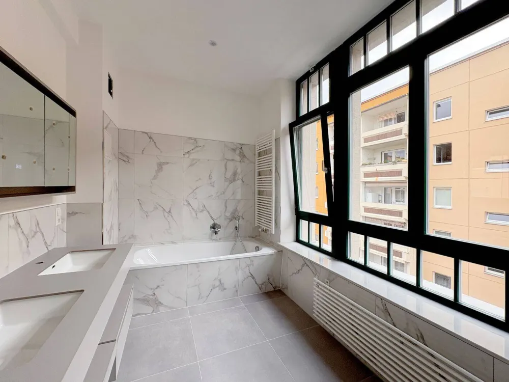 INDUSTRIECHARME NEU GEDACHT // Maisonettewohnung mit Terrasse und Fußbodenheizung