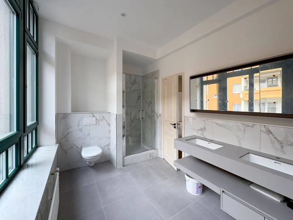INDUSTRIECHARME NEU GEDACHT // Maisonettewohnung mit Terrasse und Fußbodenheizung