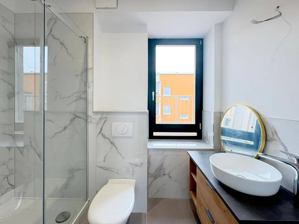 INDUSTRIECHARME NEU GEDACHT // Maisonettewohnung mit Terrasse und Fußbodenheizung