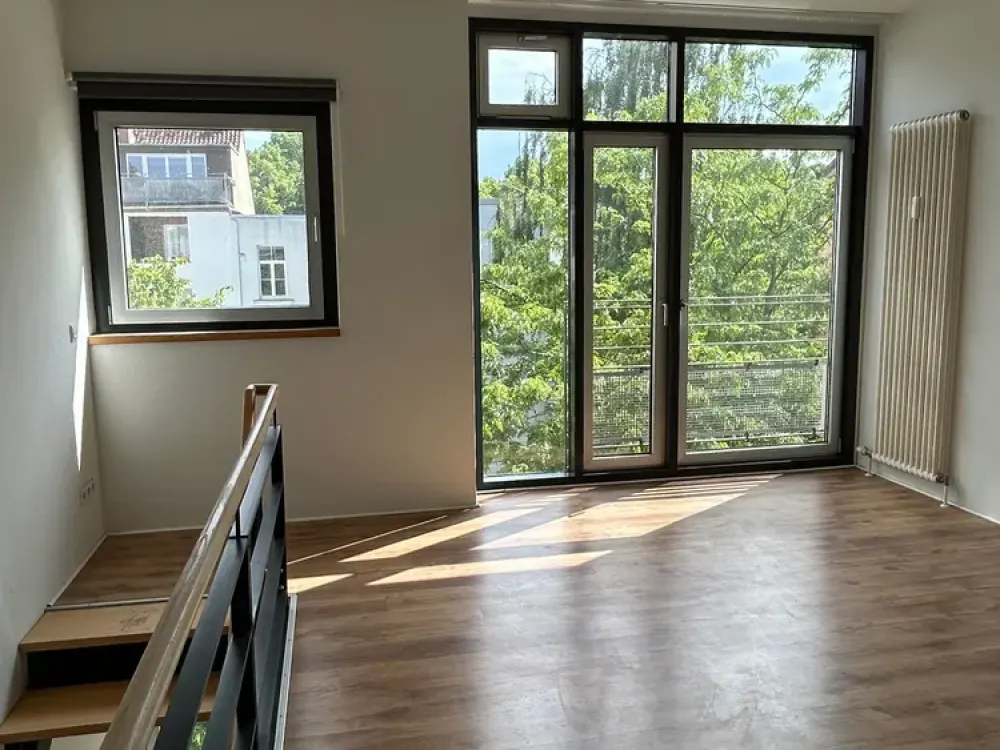 Attractive 2-Room Maisonette Apartment, direct contact: 0511-2800677