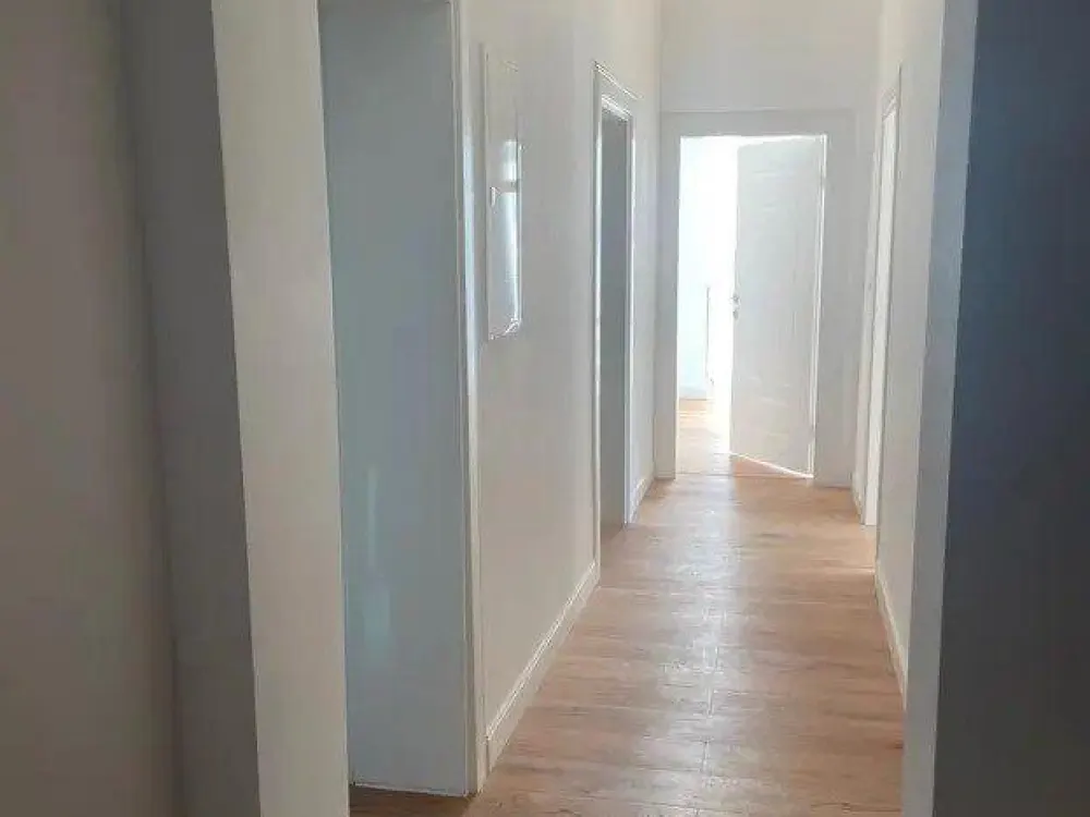 Attraktive sanierte 2-Zi-Wohnung mit Balkon in einem Baudenkmal