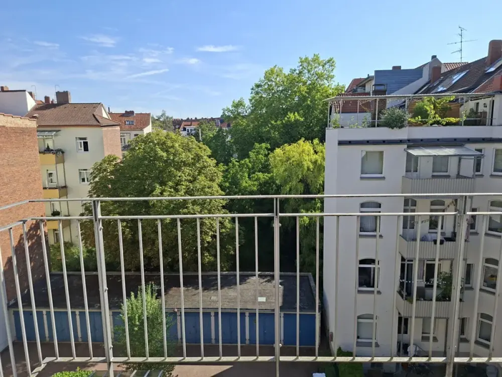 Südstadt: geräumige 2 Zimmerwohnung mit Balkon. Ggf. mit EBK