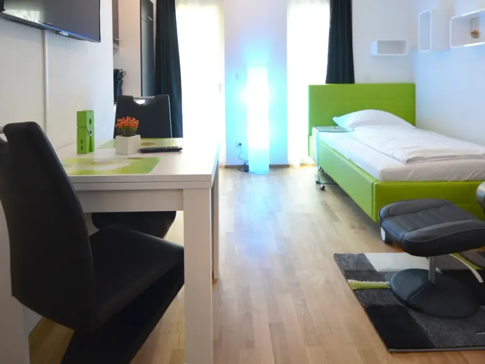 Moderne 1-Zimmer-Wohnung, wohnlich möbliert & komplett ausgestattet, zentral in Mörfelden
