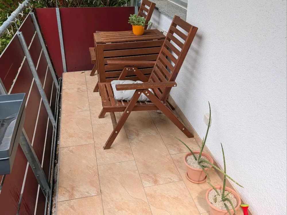 4 Zimmer Wohnung Teilmöbliert nahe Uni Hohenheim mit Pkw Stellpa