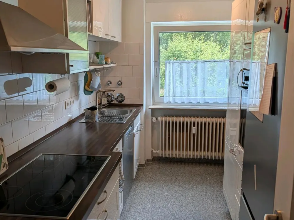 4 Zimmer Wohnung Teilmöbliert nahe Uni Hohenheim mit Pkw Stellpa