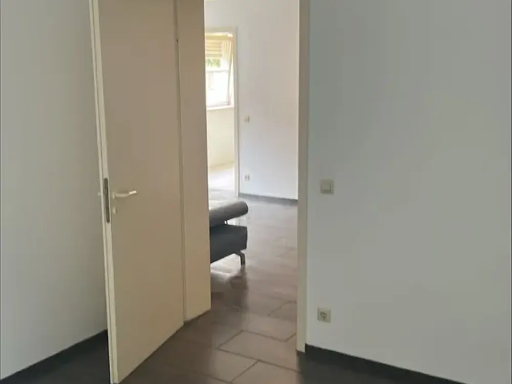 Beautiful and bright 2-room apartment in the basement
