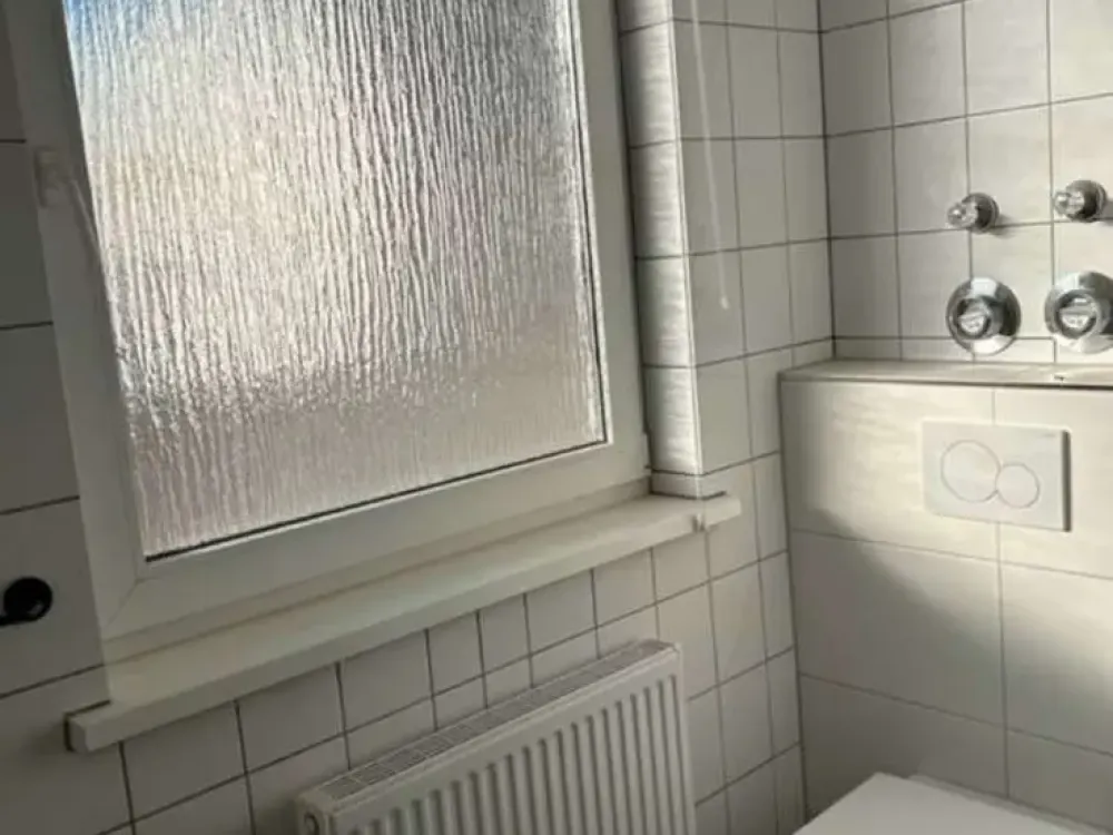 Möbelierte 1-Zimmer Wohnung mit Balkon, WLAN Tiefgarage Wifi Zentral Klimaanlage ENGLISH