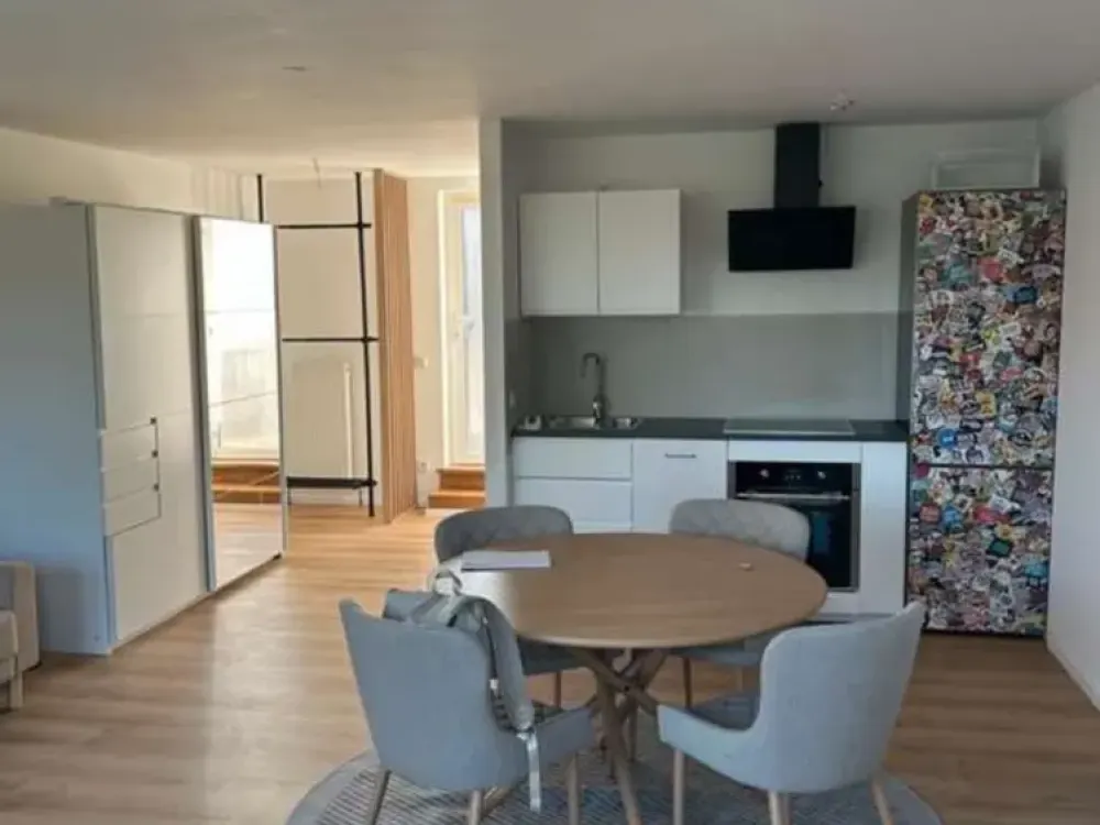 Möbelierte 1-Zimmer Wohnung mit Balkon, WLAN Tiefgarage Wifi Zentral Klimaanlage ENGLISH