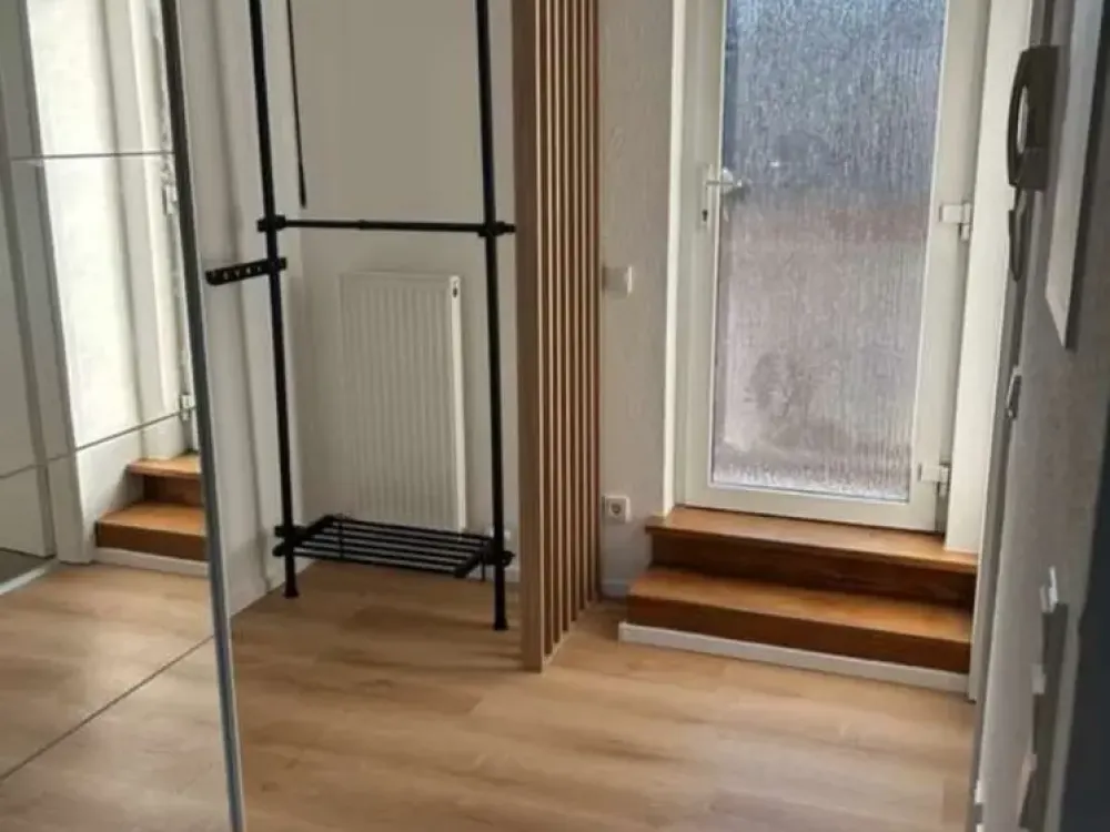 Möbelierte 1-Zimmer Wohnung mit Balkon, WLAN Tiefgarage Wifi Zentral Klimaanlage ENGLISH
