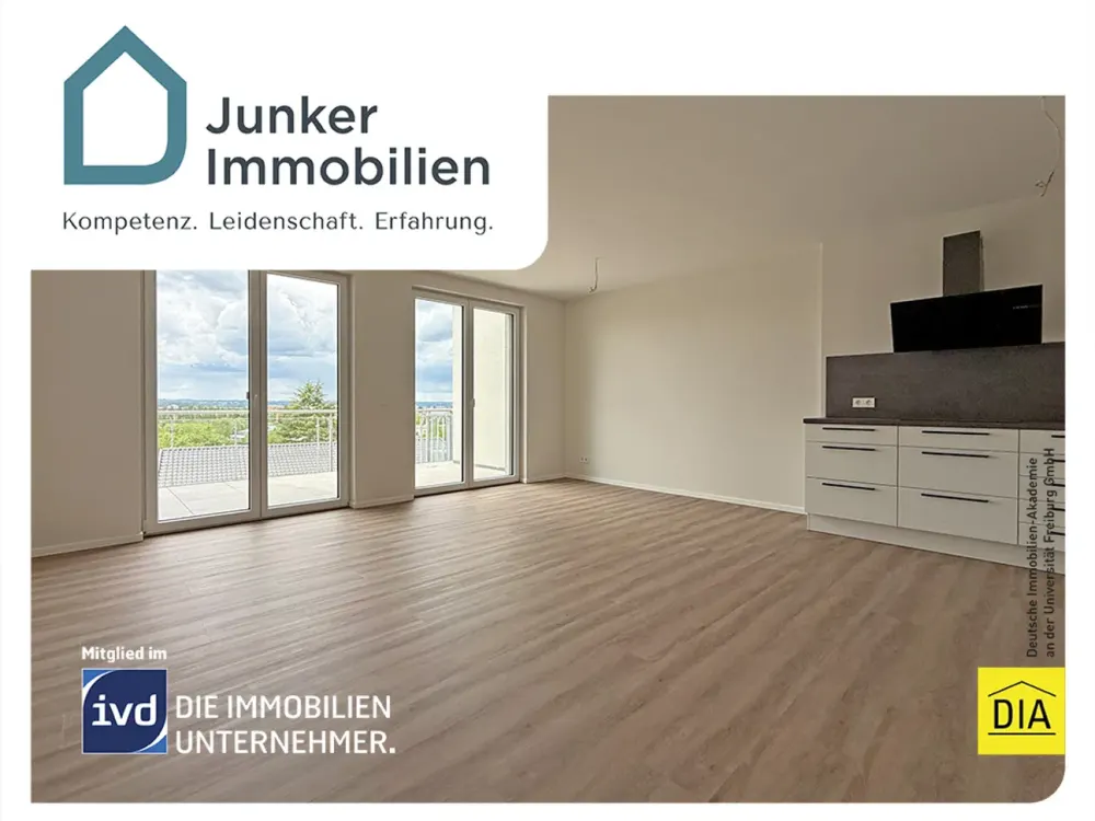 Panoramastraße: 4-Zi.-Maisonette mit Balkon in Aussichtslage