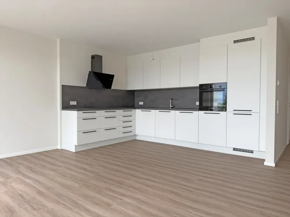 Panoramastraße: 4-Zi.-Maisonette mit Balkon in Aussichtslage