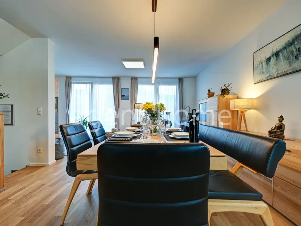 MÖBLIERT - EIN ORT DER SPITZENKLASSE - Wunderschönes Haus mit Garten