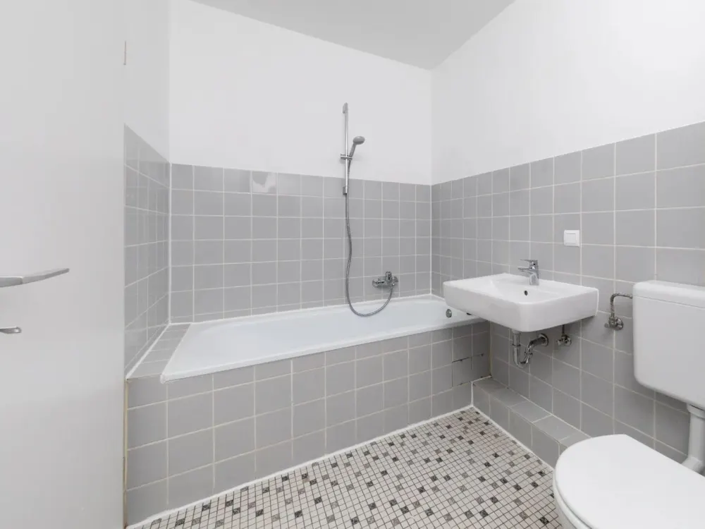 Stylish, Fully Furnished 2.5-Room Apartment with Terrace and Garden in Hamburg-Lokstedt