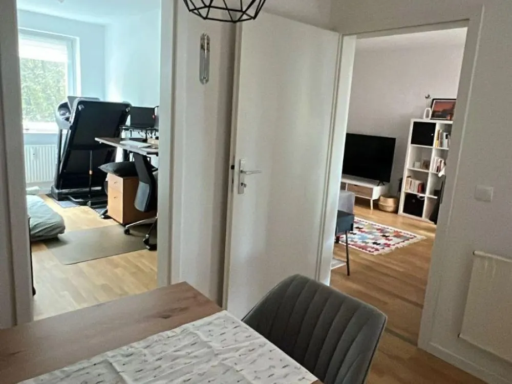 Stylish, Fully Furnished 2.5-Room Apartment with Terrace and Garden in Hamburg-Lokstedt