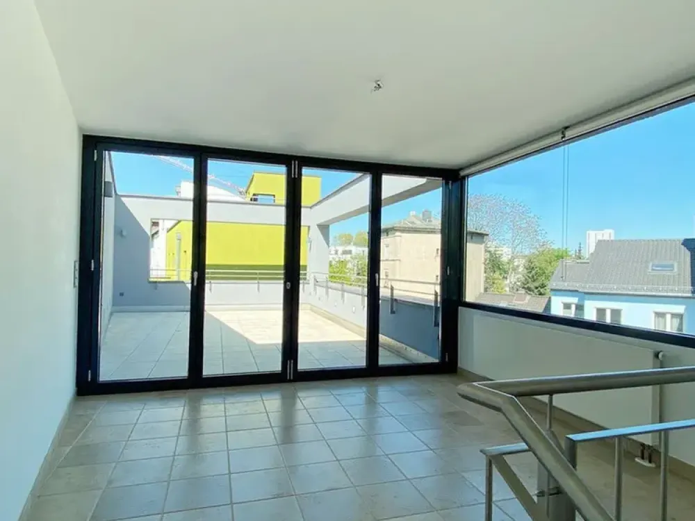 *** DESIGN-TOWNHOUSE *** Fantastisches EFH, 4-5 Zi., EBK, 2 BÄDERN & DACHTERRASSE