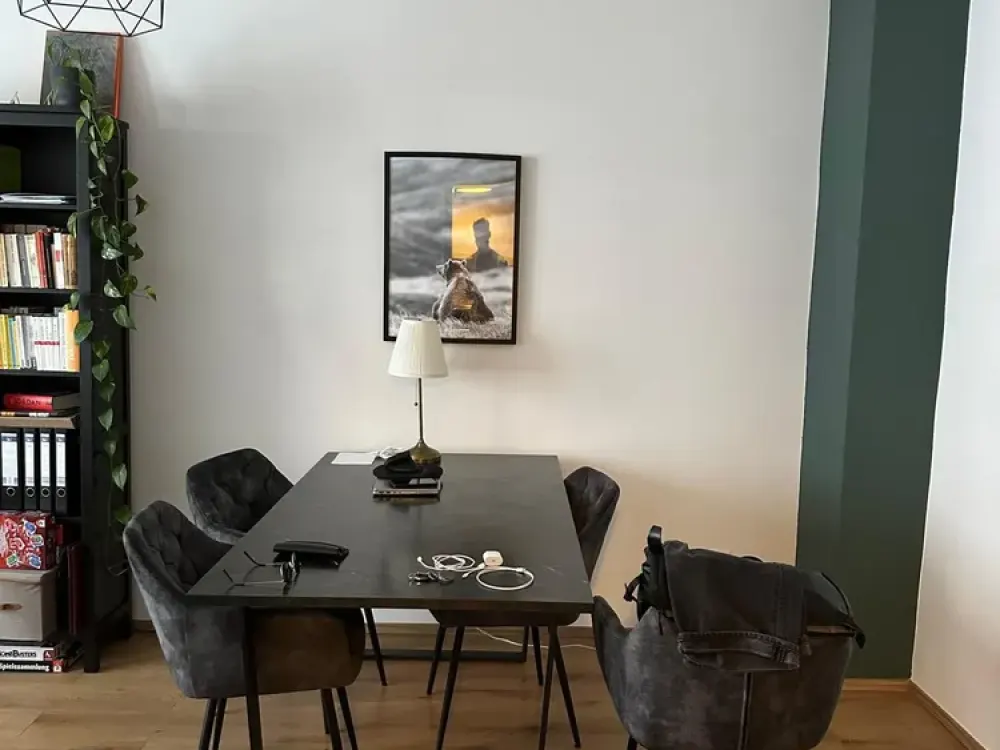 Helle 2-Zimmer-Wohnung mit Balkon & separater offener Küche | Zweitbezug nach Renovierung