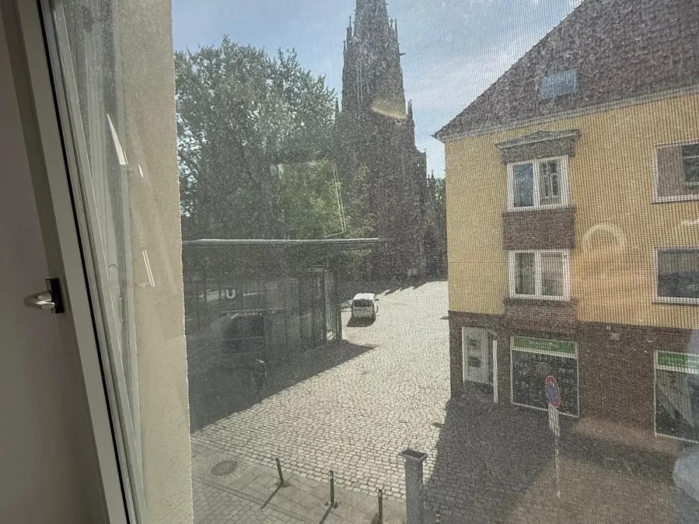 4-Zimmer-Wohnung oder auch Bürofläche zu vermieten