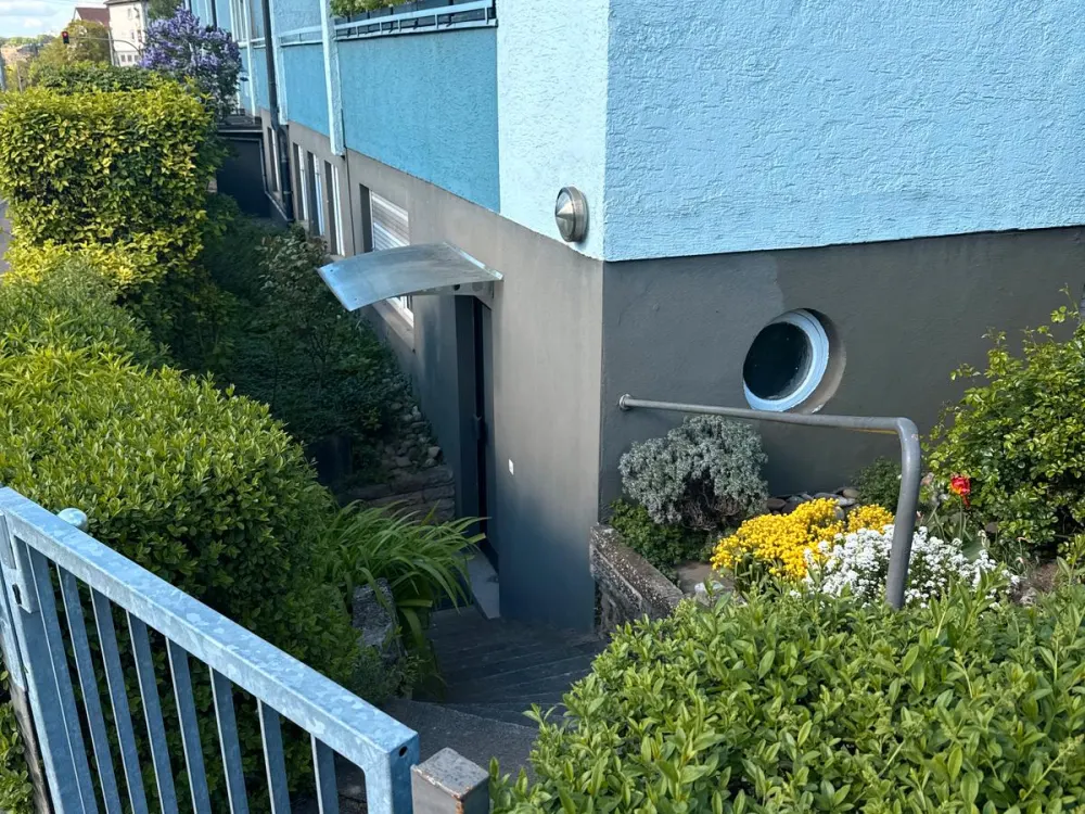 2,5 Zi. Wohnung mit neuer EBK, eigenem Eingang & Garten,Stuttgart
