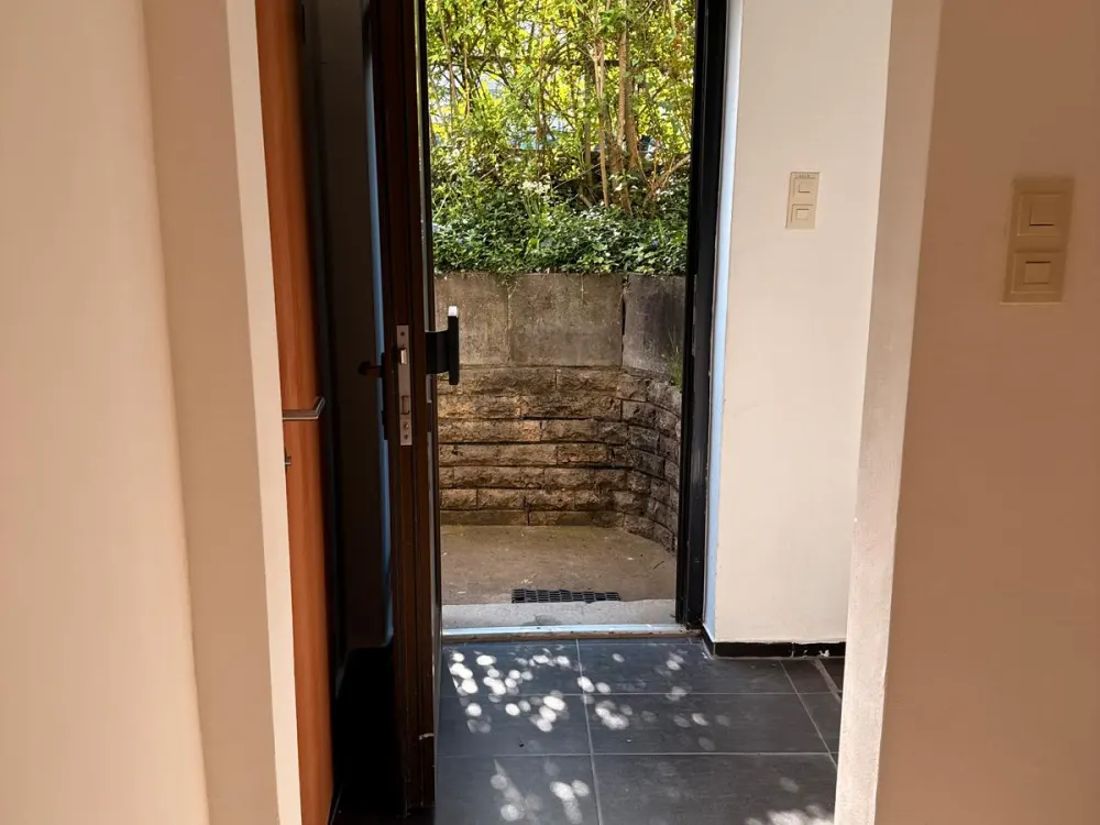 2,5 Zi. Wohnung mit neuer EBK, eigenem Eingang & Garten,Stuttgart