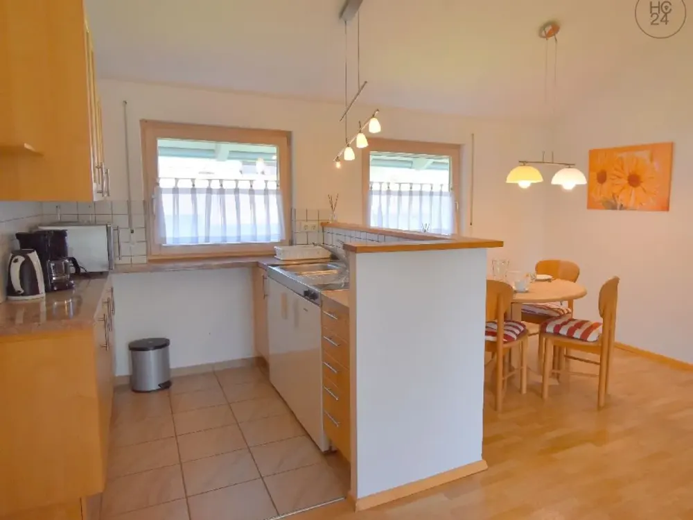 Möblierte 3-Zimmer-Wohnung im 1. Stock mit Balkon in Ottobeuren