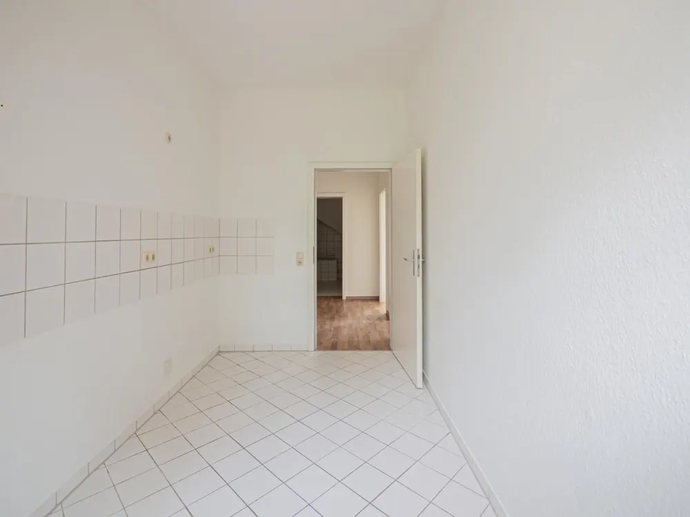 Frisch renovierte 3-Zimmer-Dachwohnung in zentraler aber ruhiger Lage.