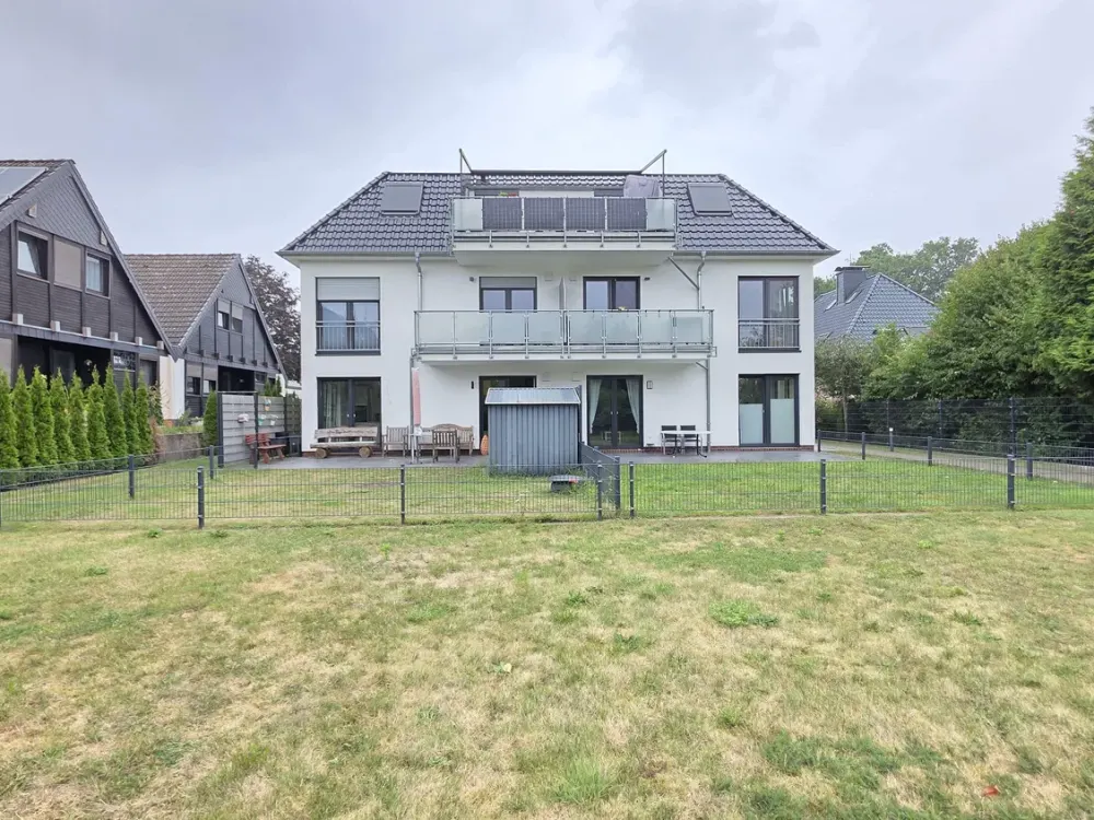 Traumhafte Erdgeschosswohnung mit Garten, Terrasse, 3 Zimmern und 2 Stellplätzen in Stuhr!