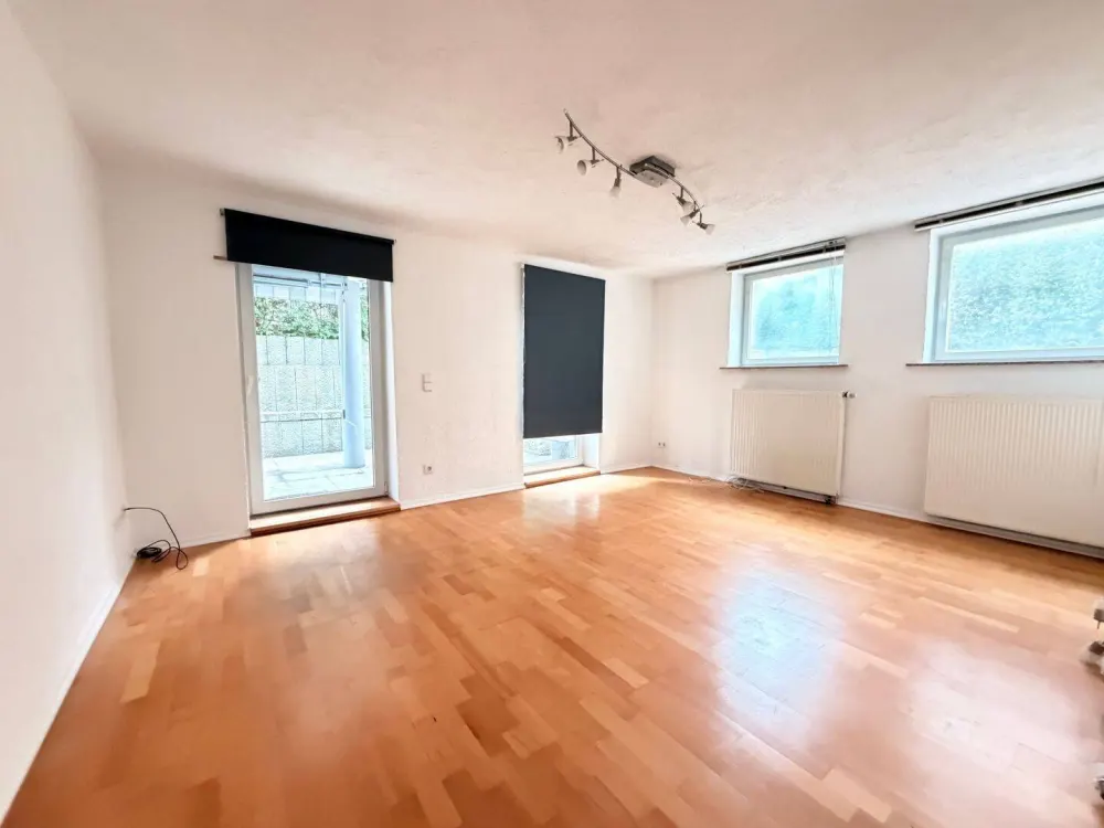 Tolle 3 Zimmer Souterrain Mietwohnung in Bad Cannstatt