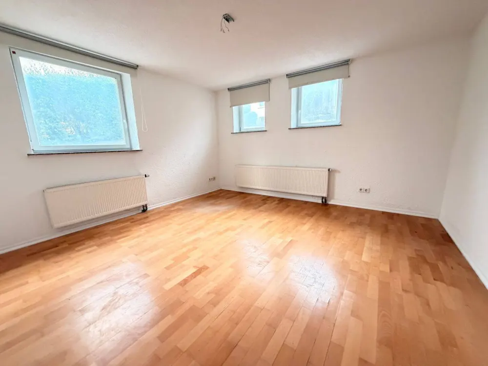 Tolle 3 Zimmer Souterrain Mietwohnung in Bad Cannstatt