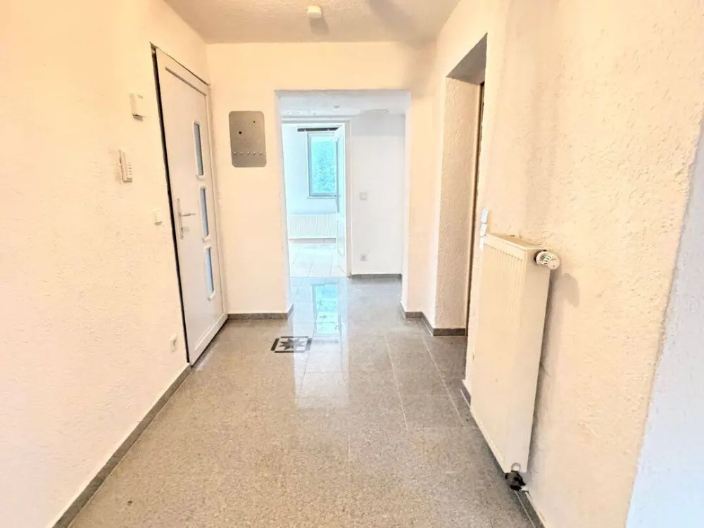 Tolle 3 Zimmer Souterrain Mietwohnung in Bad Cannstatt