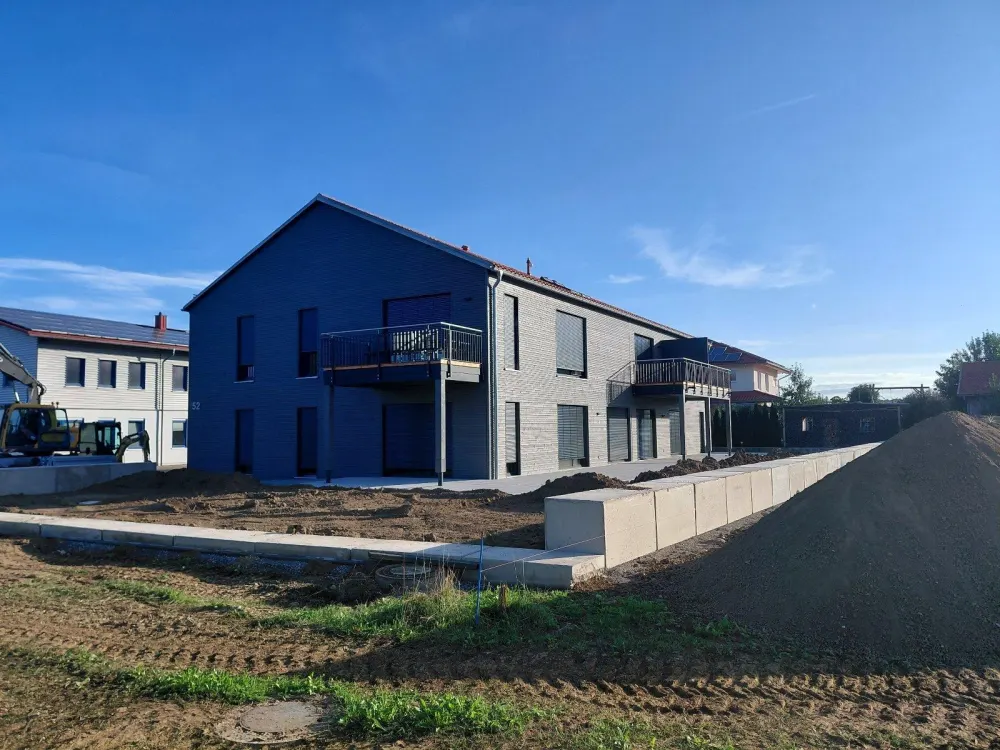 Vermietung 4,5 Zimmer Baufritz Wohnung mit 114 m2 Garten und EBK