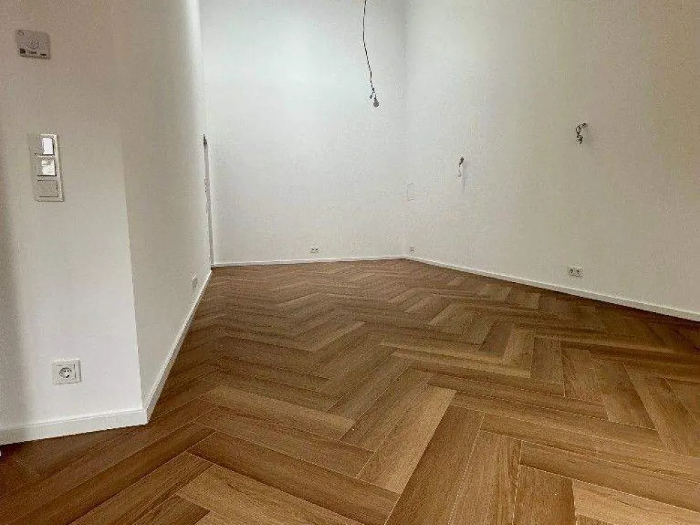 Kernsanierte 3-Zimmer-Altbau-Dachwohnung mit Loggia im Herzen von Gerresheim