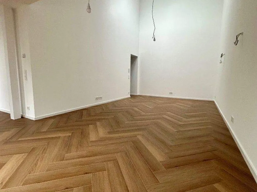Kernsanierte 3-Zimmer-Altbau-Dachwohnung mit Loggia im Herzen von Gerresheim