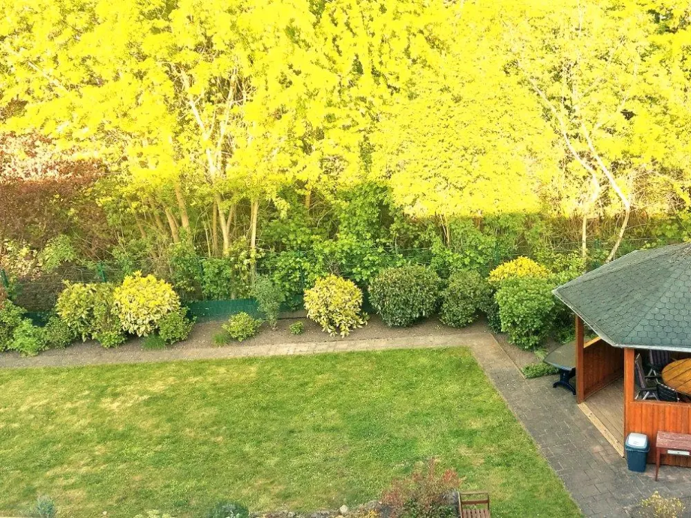 Klimatisierte und gehobene DG-Wohnung in Recklinghausen-Ost