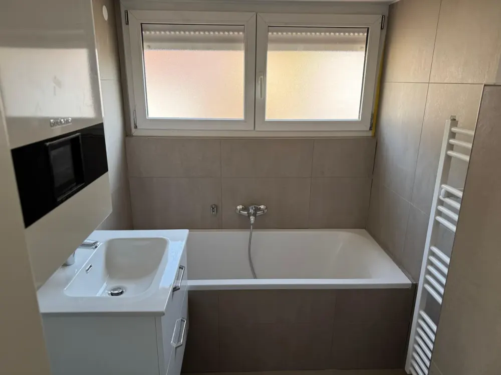 Wunderschöne 3-Zimmer-Wohnung (Esslingen/Mettingen) mit Blick auf die Weinberge