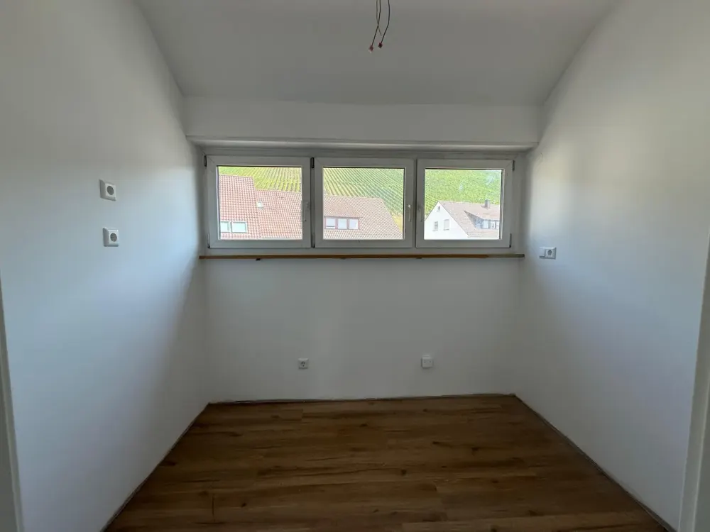 Wunderschöne 3-Zimmer-Wohnung (Esslingen/Mettingen) mit Blick auf die Weinberge