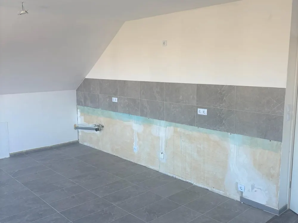 3 Zimmer Dachgeschoss neu saniert
