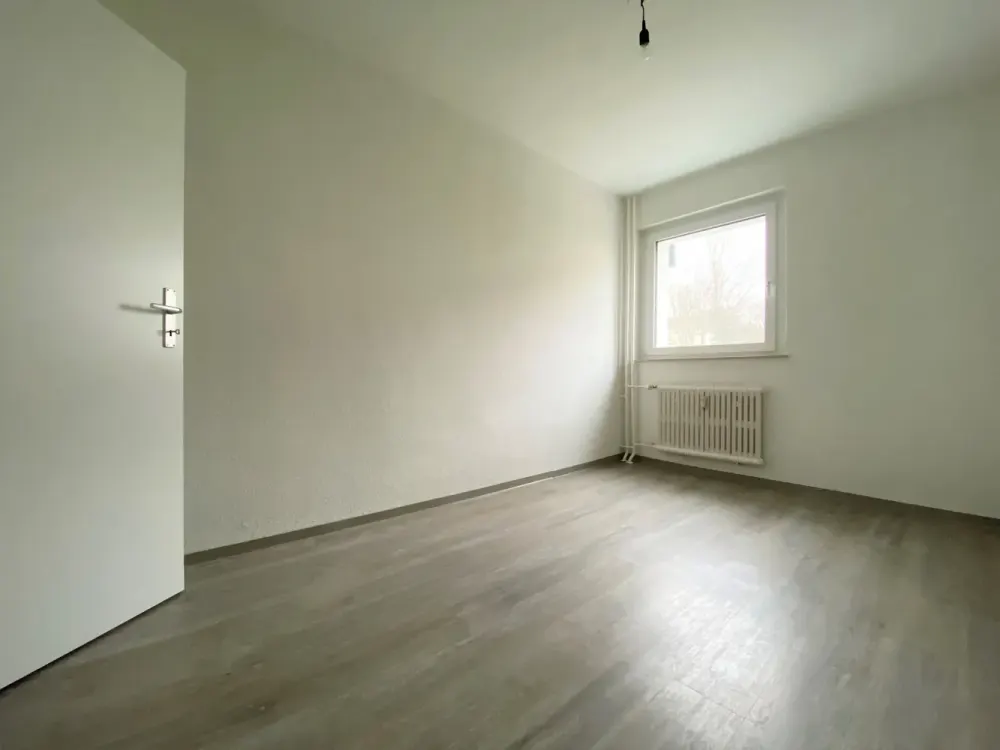 Bezugsfertige 4-Zimmer Wohnung in frisch modernisiertem Gebäude!