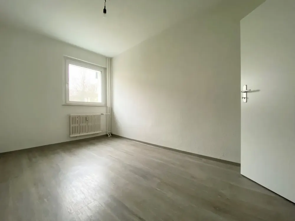 Bezugsfertige 4-Zimmer Wohnung in frisch modernisiertem Gebäude!