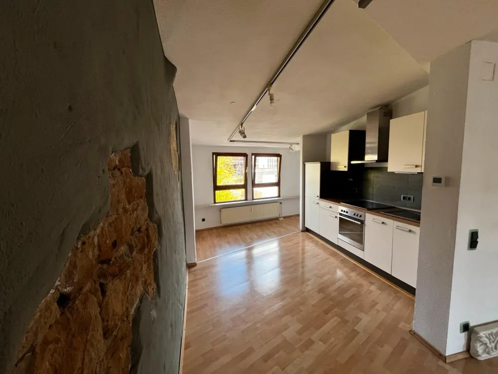 Charmante 2-Zimmer-Wohnung in zentraler Lage, Einbauküche inkl.